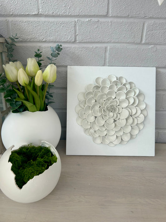Small ivory bloom